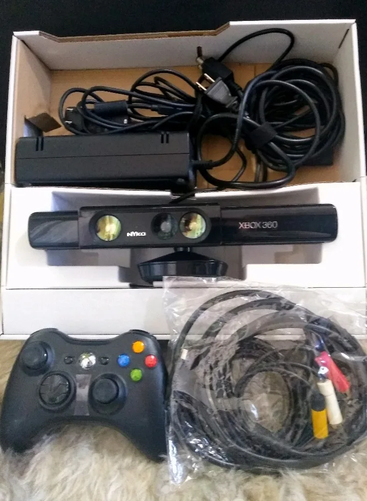Xbox360° Console & Kinect. image indicator(3)