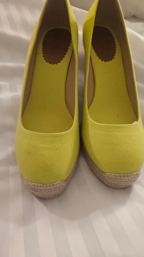 J.Crew Espadrille Wedge Heels - Yellow Size 6 image indicator(2)