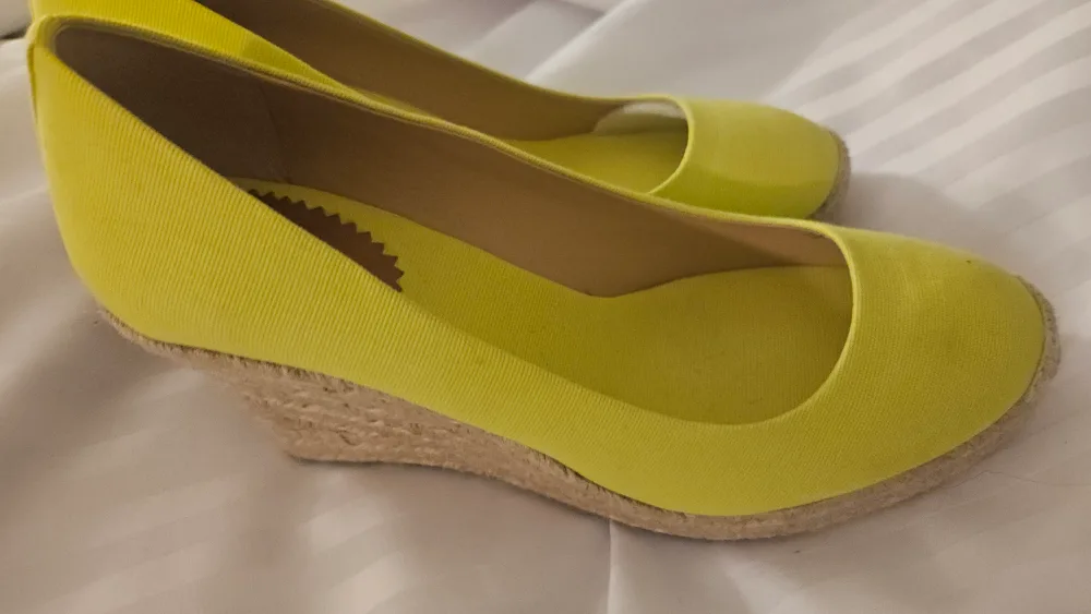 J.Crew Espadrille Wedge Heels - Yellow Size 6 image indicator(4)