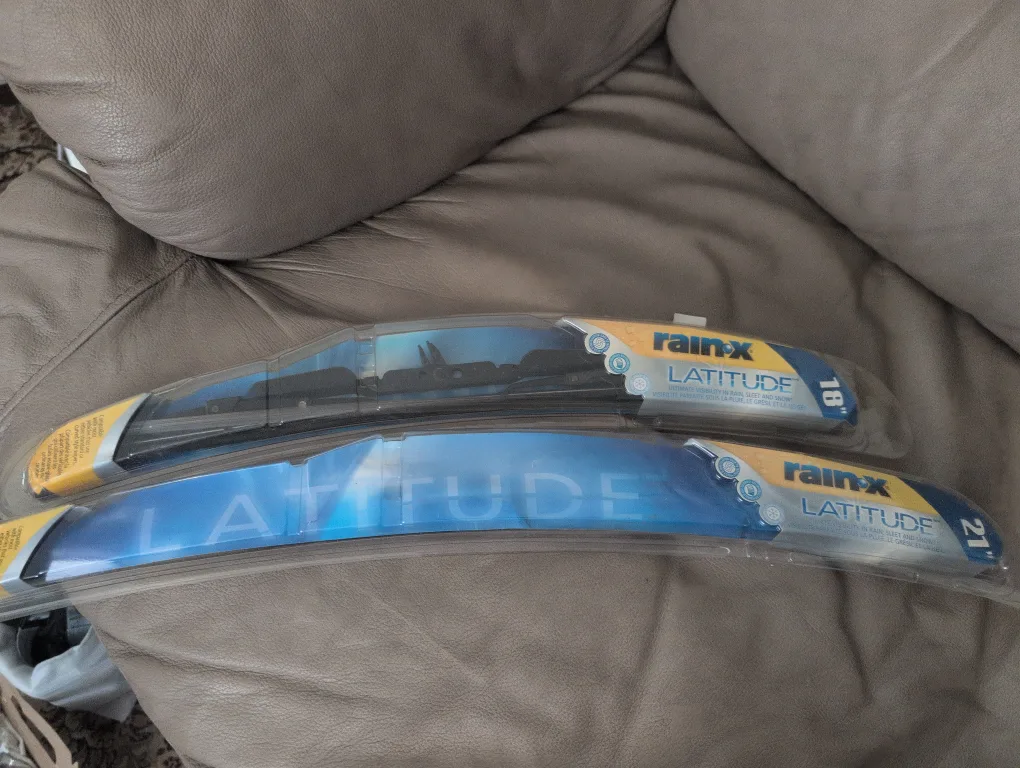 Rain-X Latitude 18" & 21" Windshield Wipers - New thumbnail