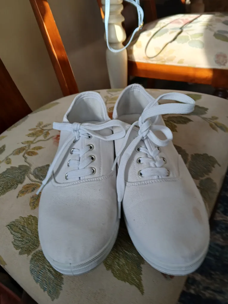 White Canvas Shoes Size 8