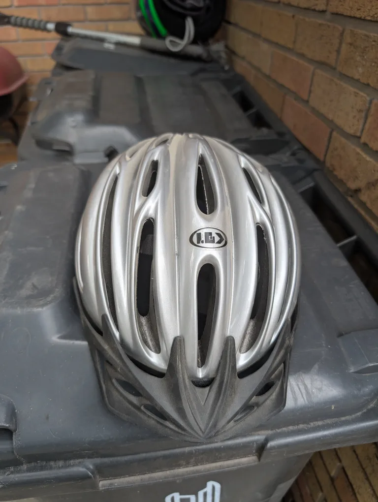 Louis Garneau Cycling Helmet - Silver