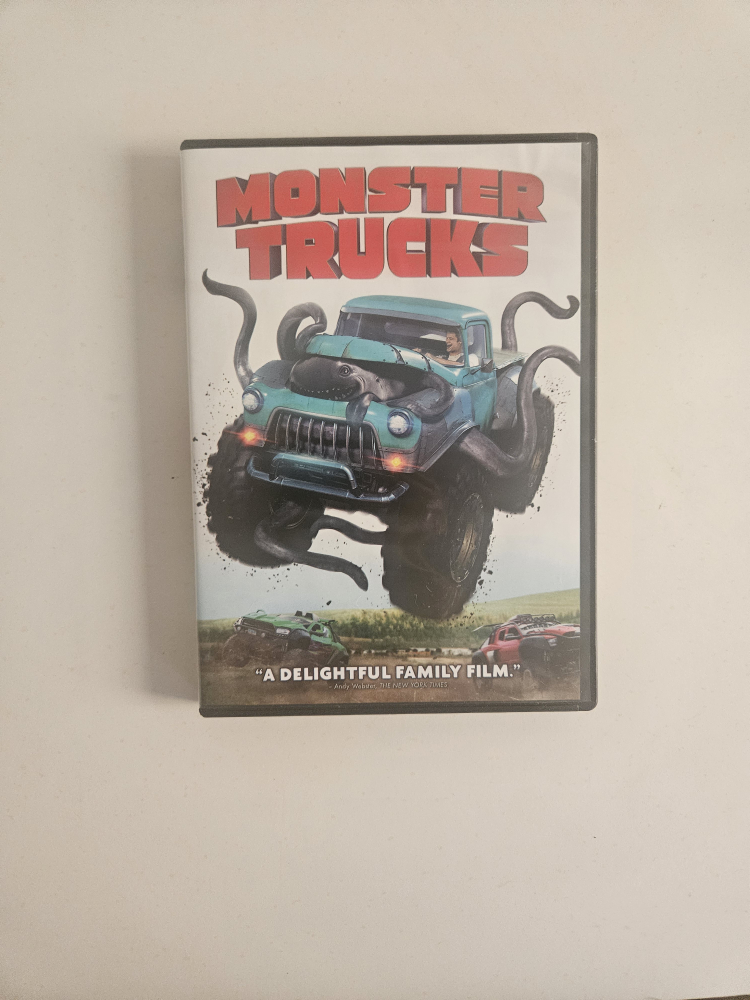 Monster Trucks DVD 🧡