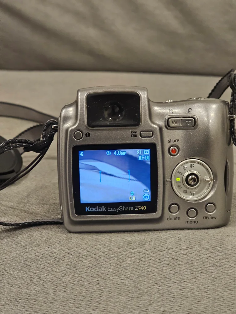 Kodak EasyShare Z740 4.0 MP Digital Camera image indicator(2)