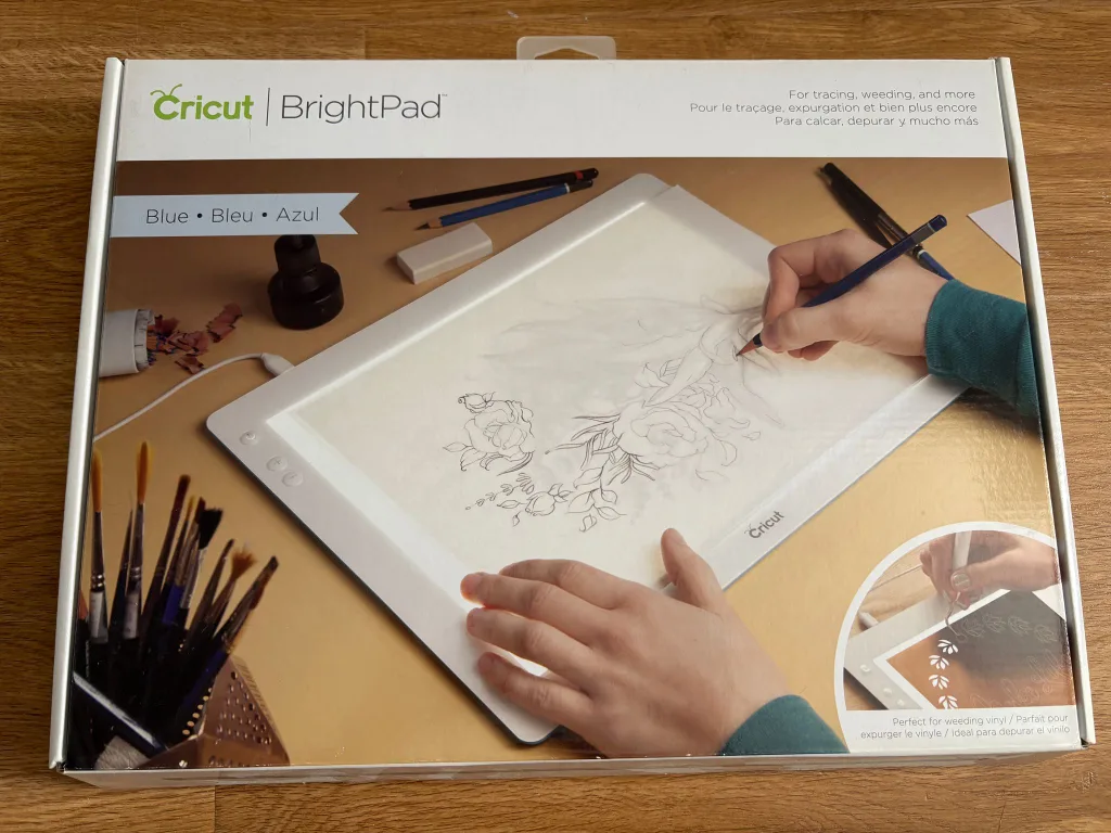 Cricut BrightPad - Tracing, Weeding & More! image indicator(2)