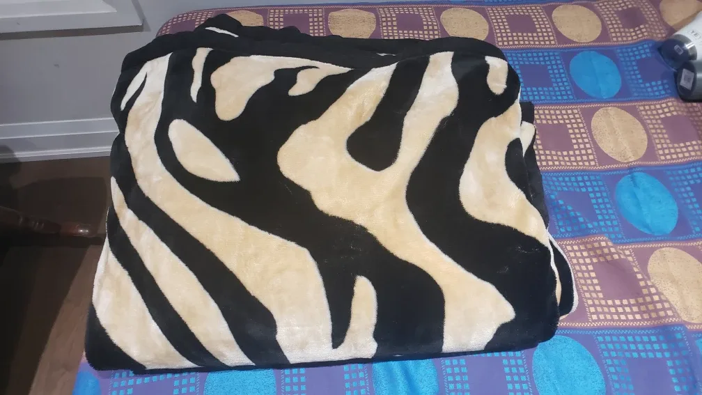 Zebra Print Throw Blanket thumbnail