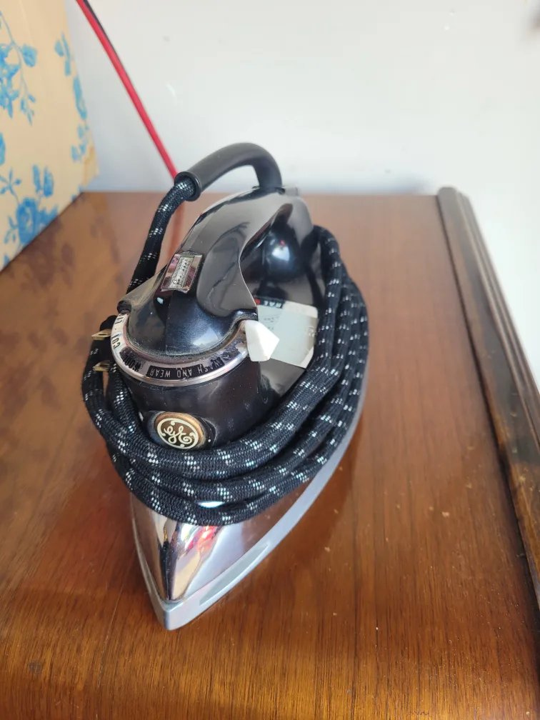 Vintage GE F85 Clothes Iron thumbnail