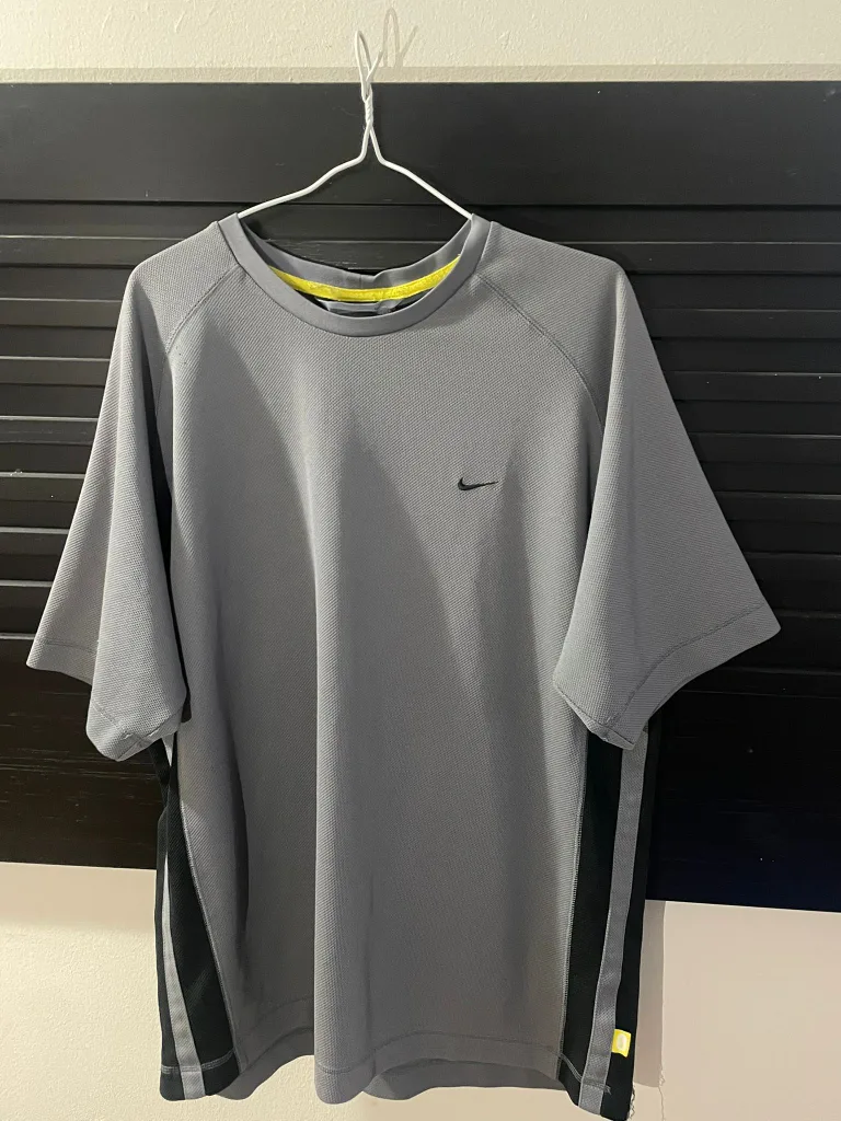 men T-shirt thumbnail