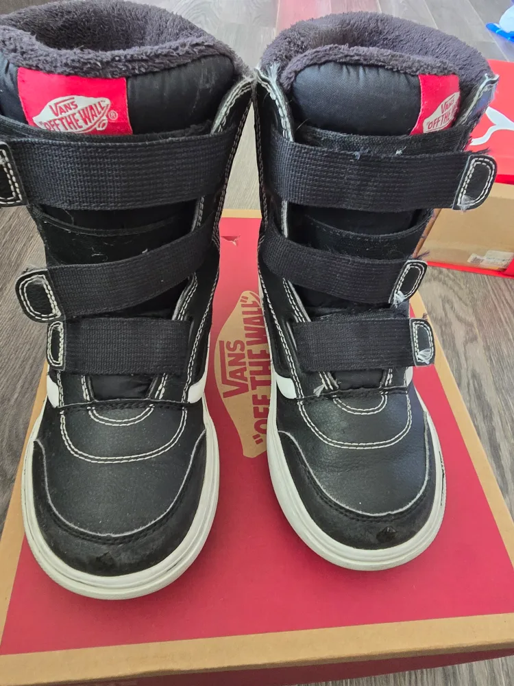 Vans Black Snow Boots image indicator(5)