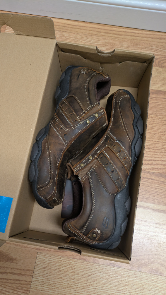 Skechers Relaxed Fit Men's Leather Loafers Size 10
