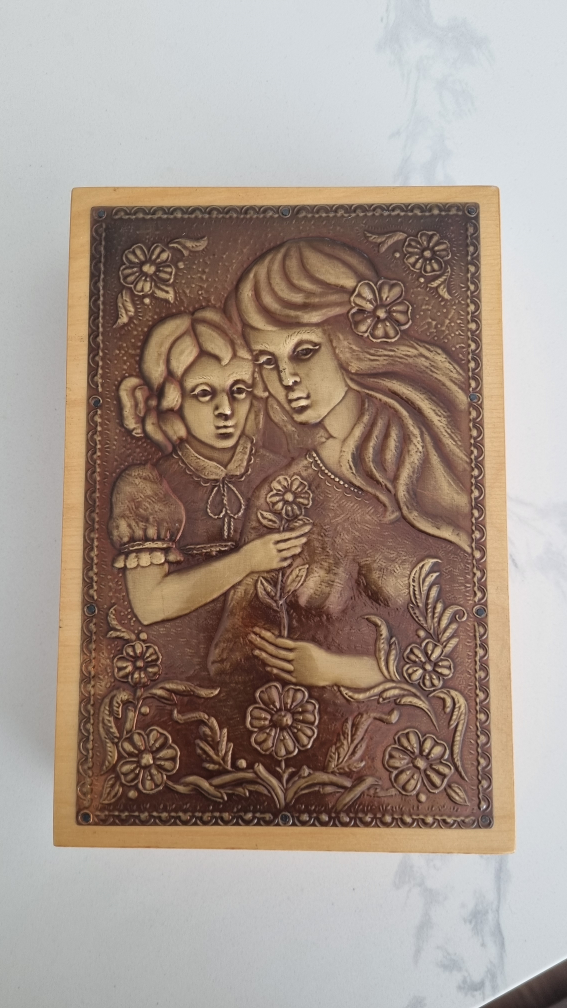 Vintage Box, wood/copper engraved