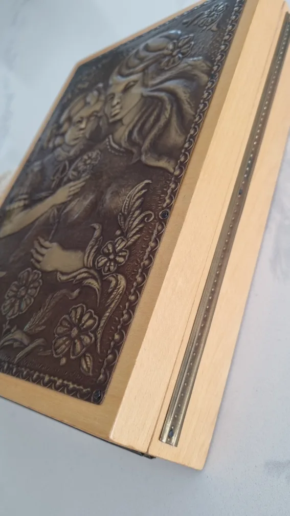 Vintage Box, wood/copper engraved image indicator(4)