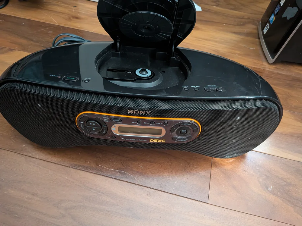 Sony Boombox CD/Aux/FM/AM thumbnail