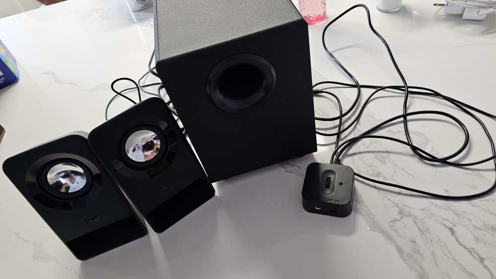 Logitech Z213 Multimedia Speakers - Black
