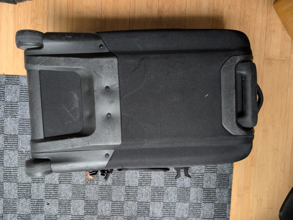 Nike Canada Basketball Wheeled Backpack image indicator(2)