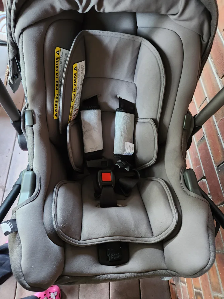 Nuna pipa& mompush bassinet stroller travelsystem. image indicator(2)