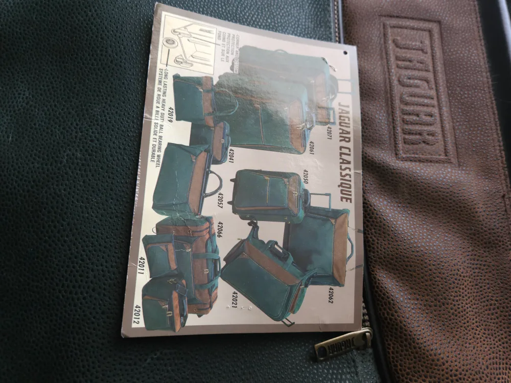 Vintage Jaguar Weekender Bag - Green & Brown image indicator(8)