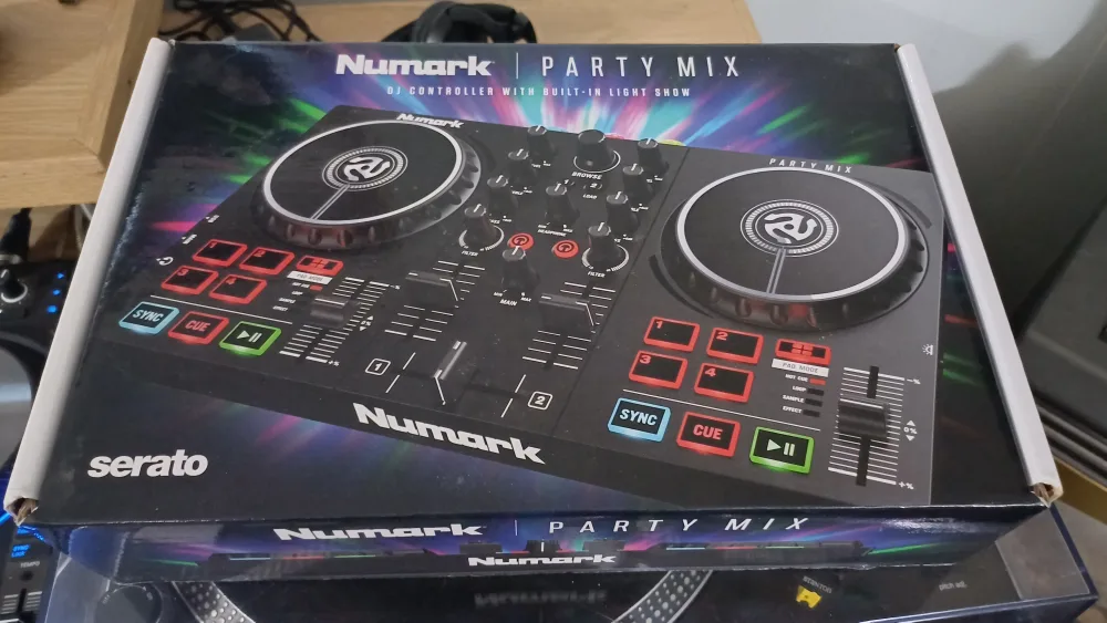 Numark Party Mix II DJ Controller thumbnail