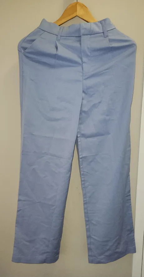 New with tag Women's H&M pant thumbnail