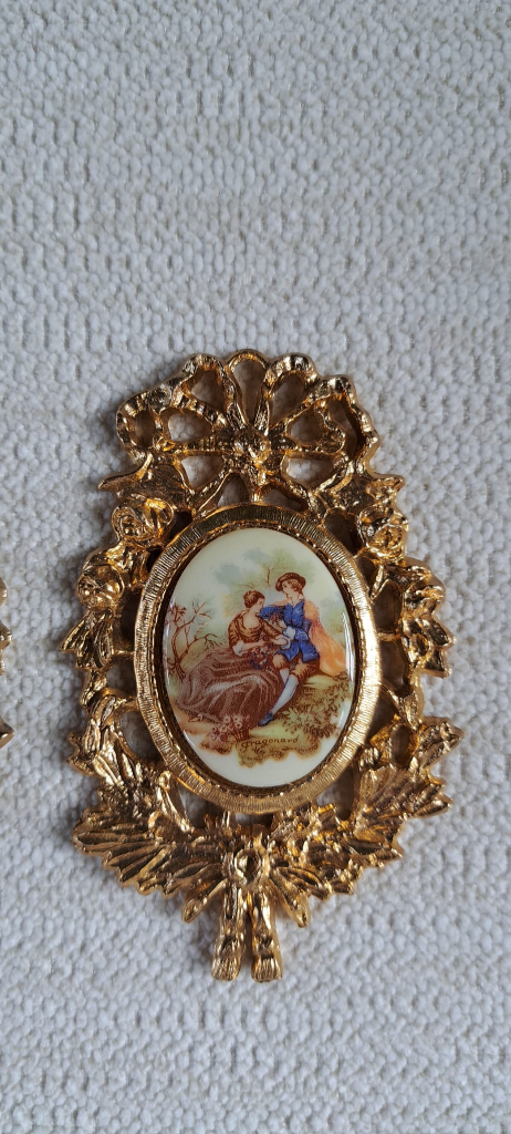 Vintage Fragonard Porcelain Wall Decor - photo 3