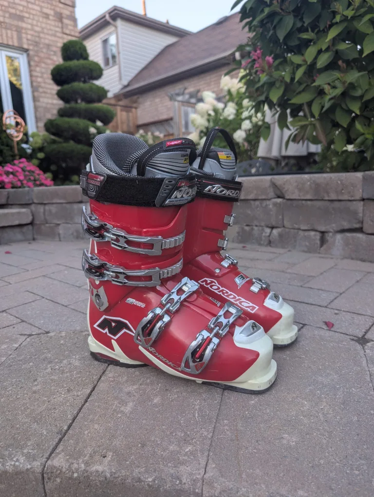 Nordica Ski Boots - Size 26 - 26.5 (mens 8.5/womens 9.5) thumbnail
