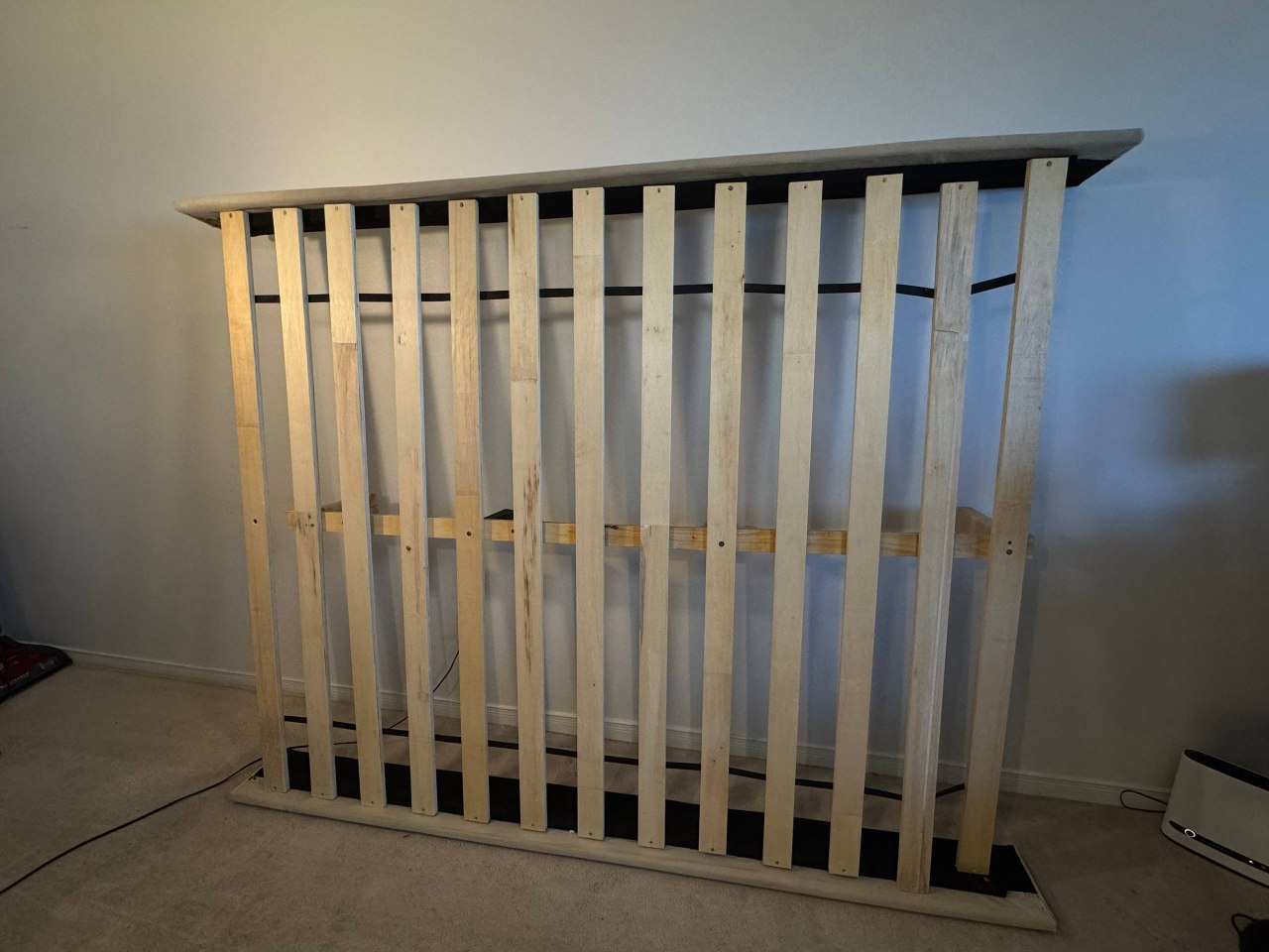 Bed Frame With Upholstered Tufted Headboard - Queen Size - photo 3