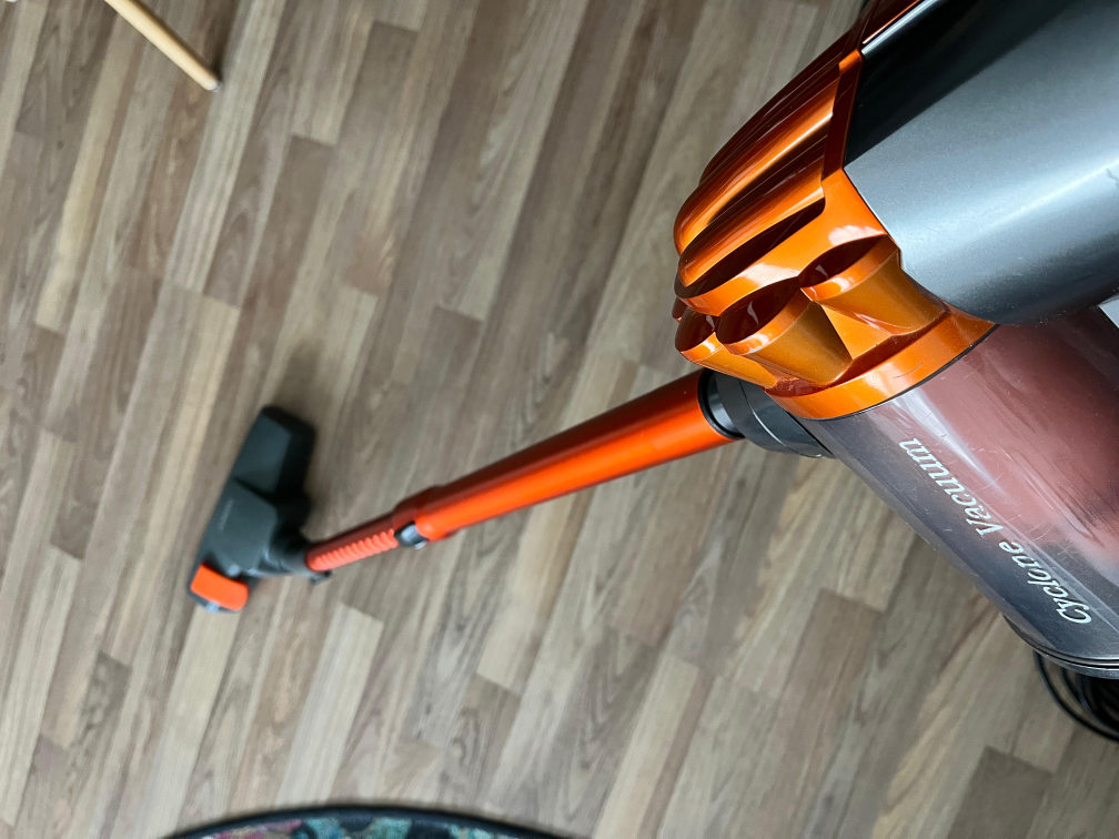 iwoly V600 Corded Vacuum - with minor loose power connection - photo 3