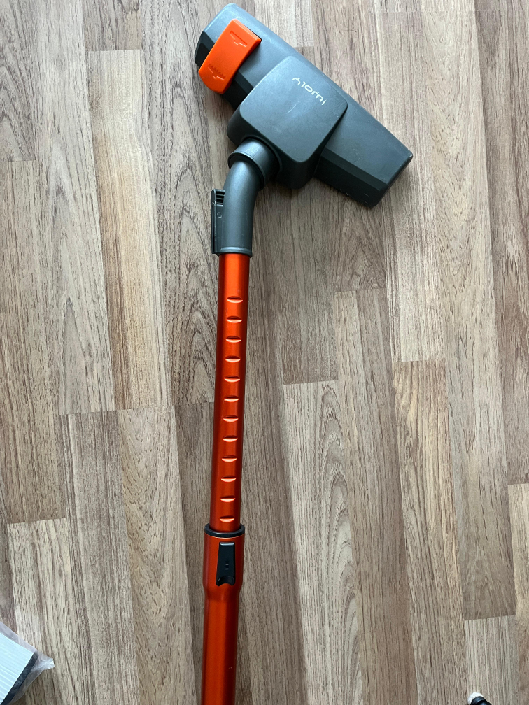 iwoly V600 Corded Vacuum - with minor loose power connection - photo 4