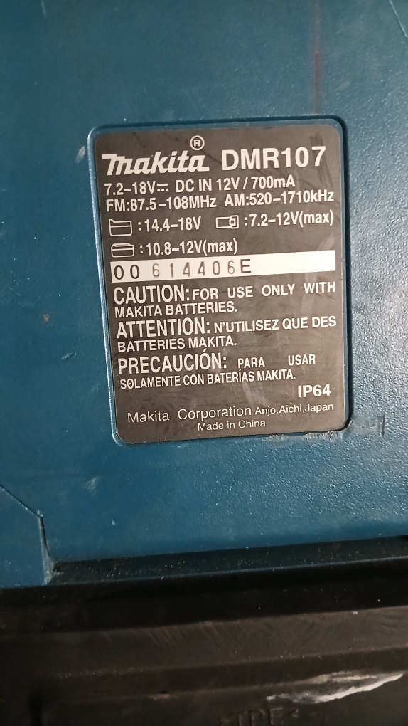 Makita DMR107 Job Site Radio - photo 3