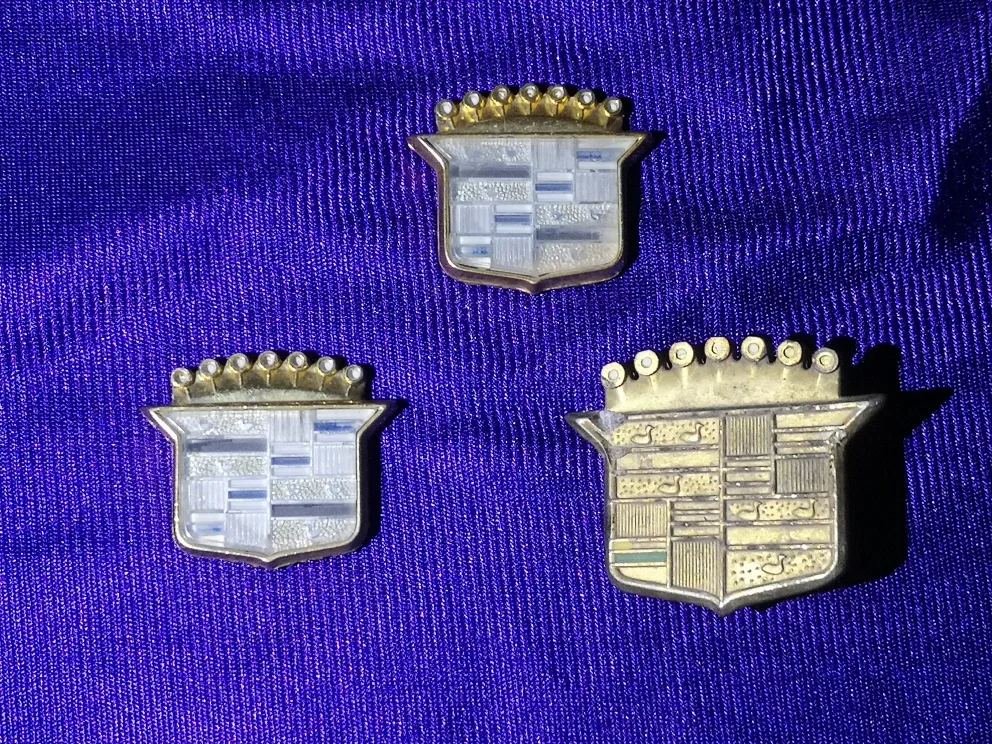 Cadillac Logos, Badges, Ornaments, Emblems image indicator(5)