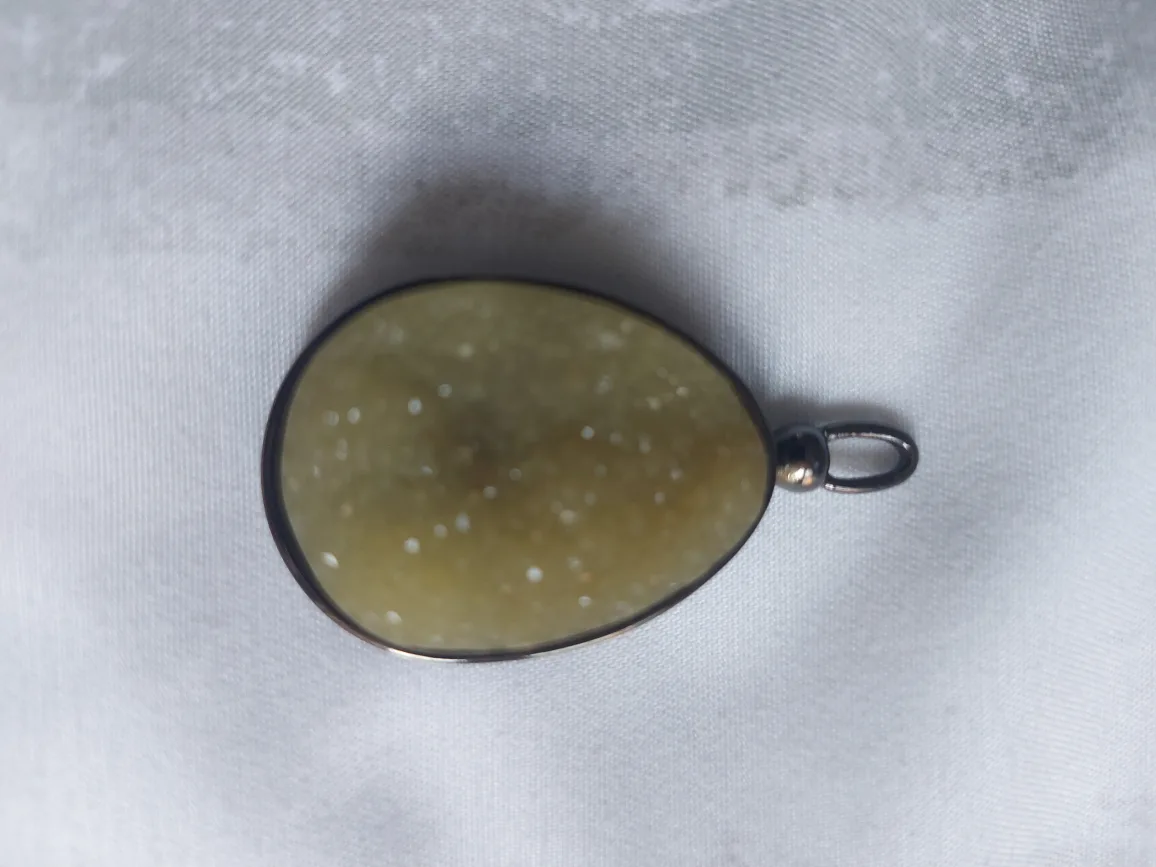 Pendant green stone thumbnail