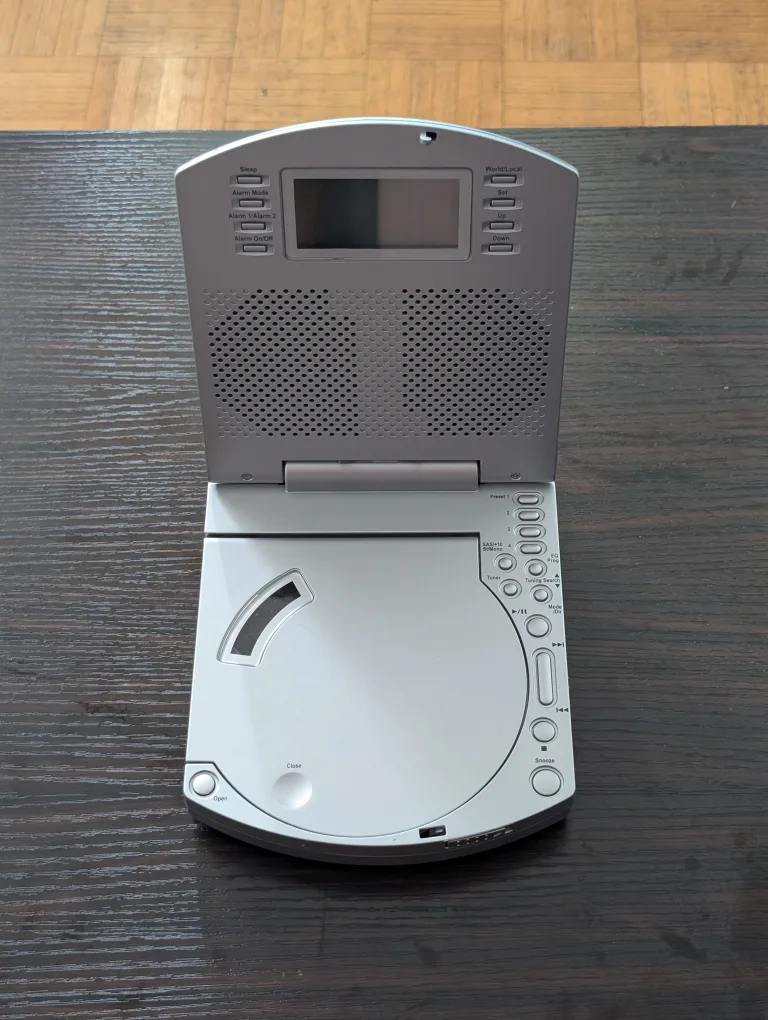 Eton Ego 4000 CD/MP3/FM Alarm Clock Radio image indicator(4)