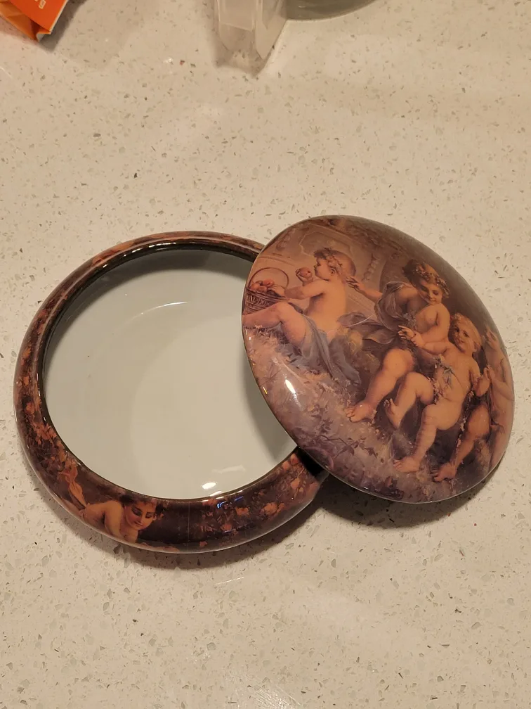 Vintage Cherub Trinket Box image indicator(7)