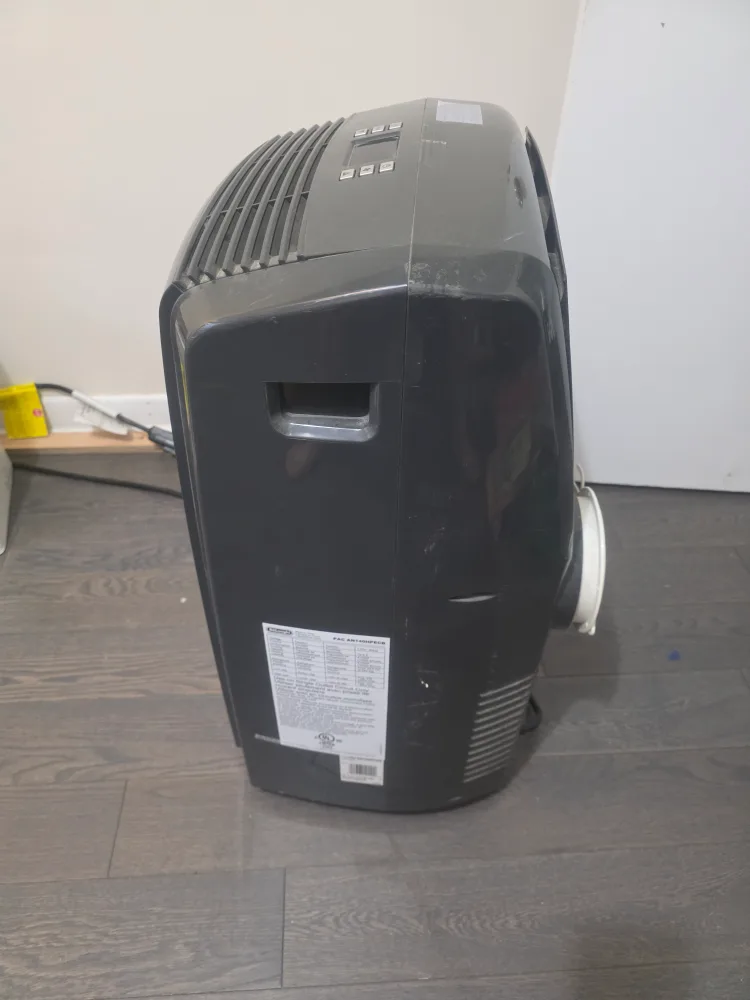 4 in 1 DeLonghi Pinguino 14,000 BTU AC, heater, dehumidifier image indicator(4)