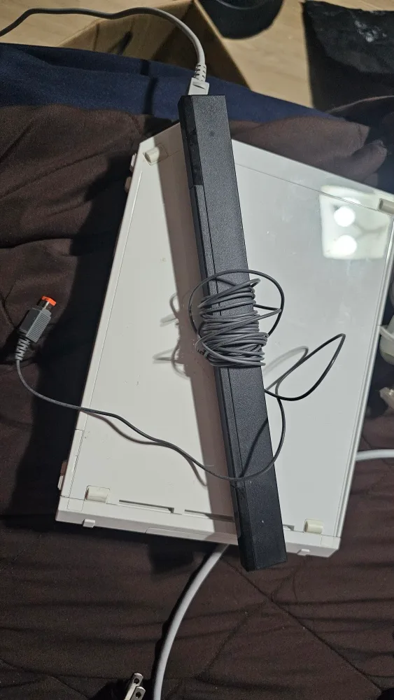 Nintendo Wii Console with Accessories image indicator(2)