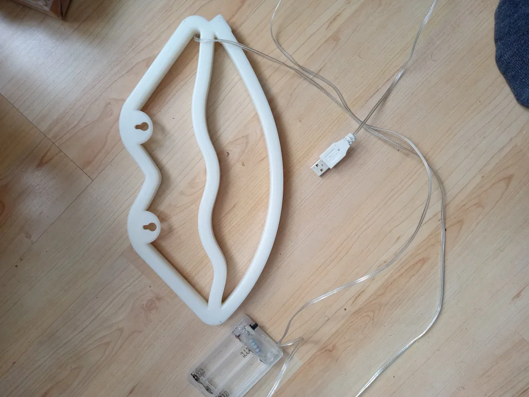 Lips LED Neon Sign pink image indicator(3)