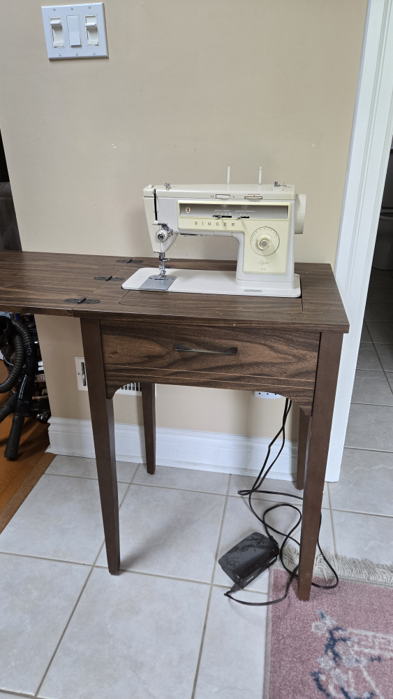 Singer Stylist 533 Sewing Machine with Cabinet - photo 2