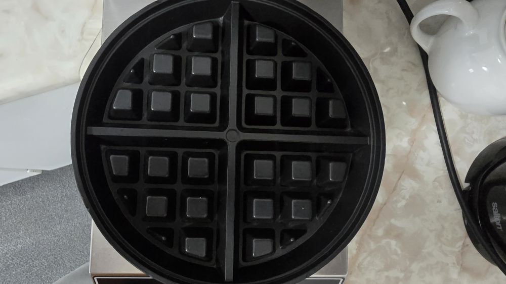 Waffle World Waffle Maker - photo 5