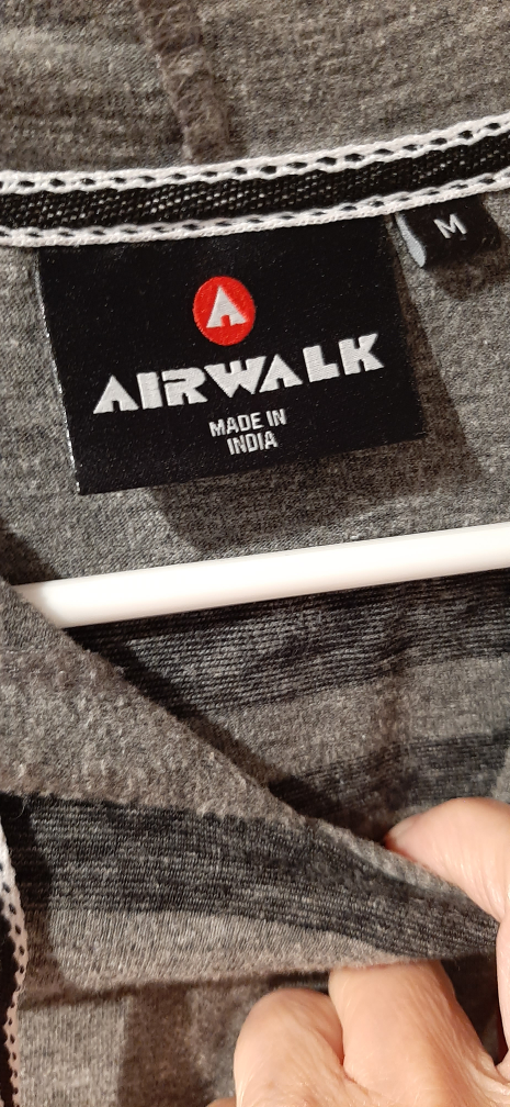 Airwalk Striped Hoodie - Size M - photo 4