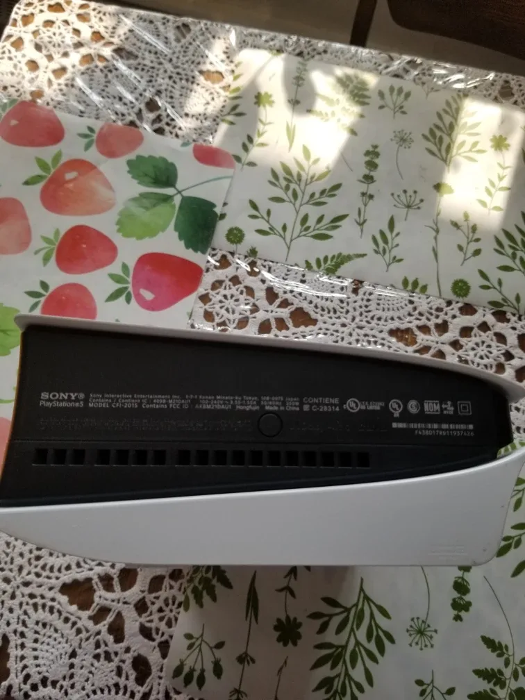 PS5 Slim Disc Spiderman 2 Edition Console Bundle image indicator(7)