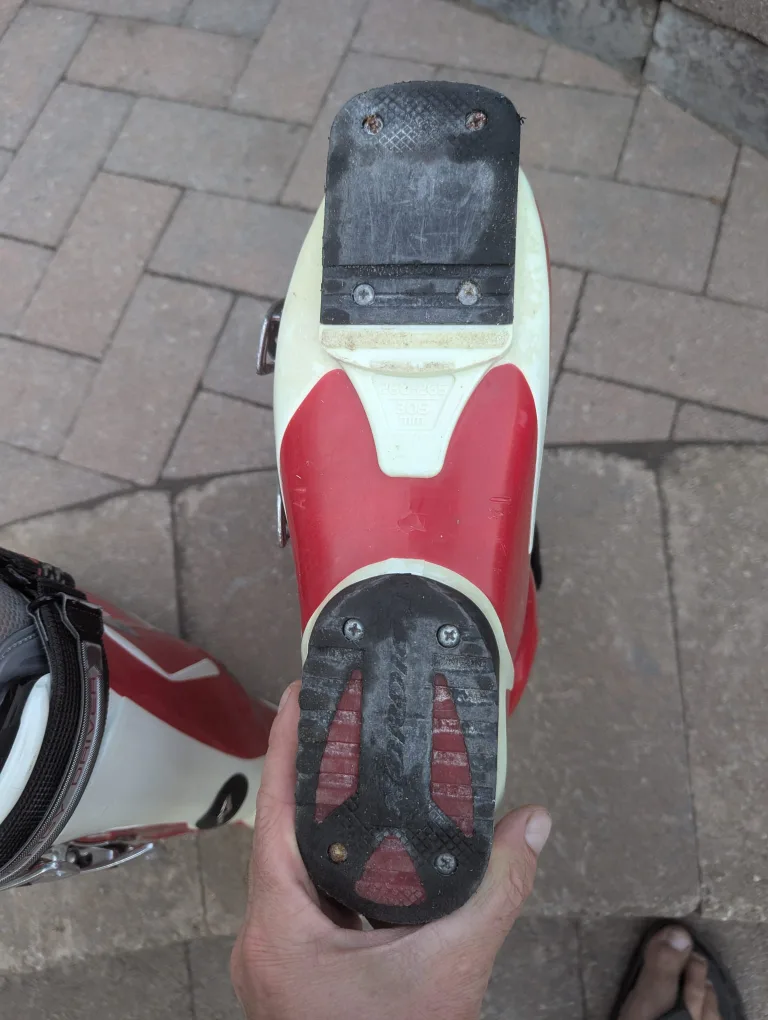 Nordica Ski Boots - Size 26 - 26.5 (mens 8.5/womens 9.5) image indicator(7)