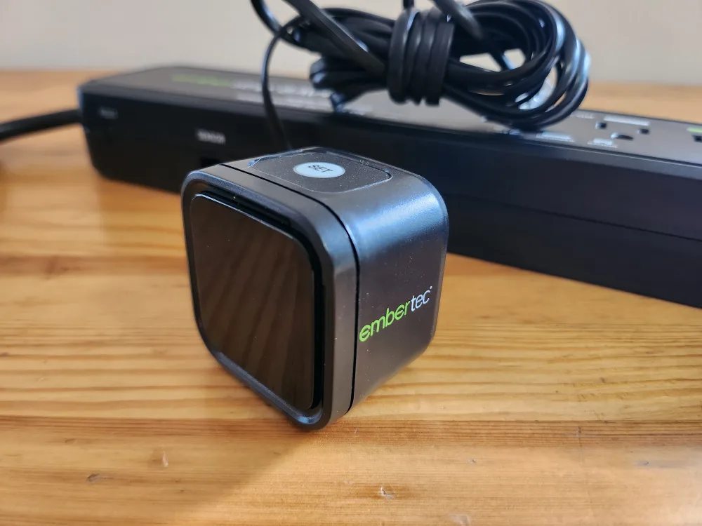 Embertec Emberstrip 8AV+ Power Bar image indicator(2)