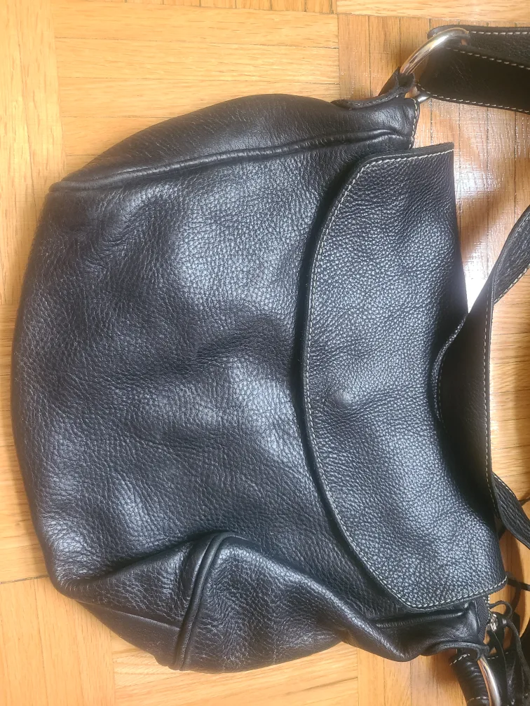 ROOTS  Black Vintage genuine leather  Shoulder Bag thumbnail