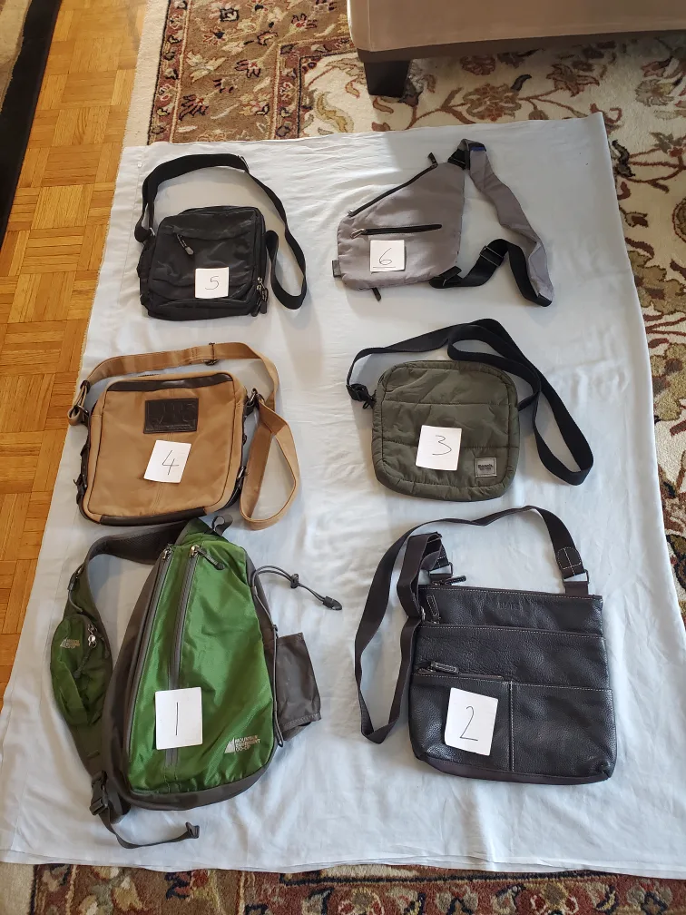 Variety of Used Shoulder Bags thumbnail