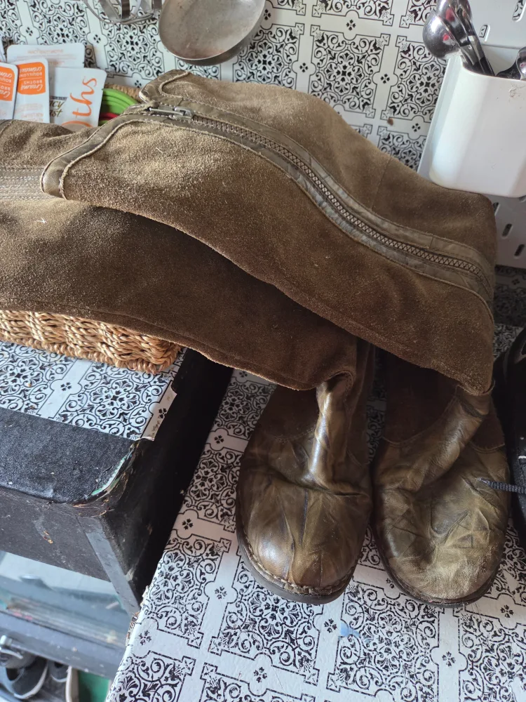 Olive  Suede Boots thumbnail