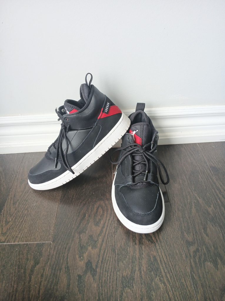 5.5Y Air Jordan Fadeaway GS in Black and Gym Red