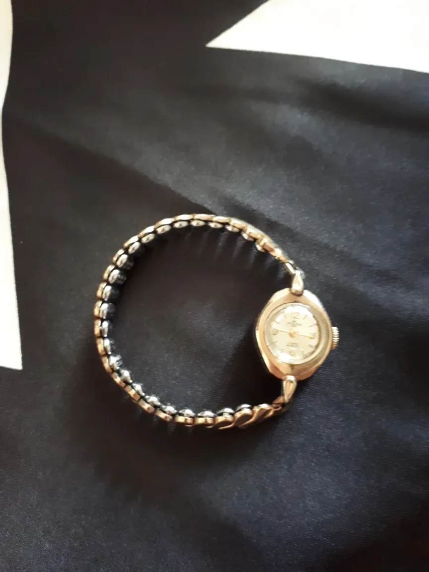 Vintage Elgin Ladies Watch thumbnail