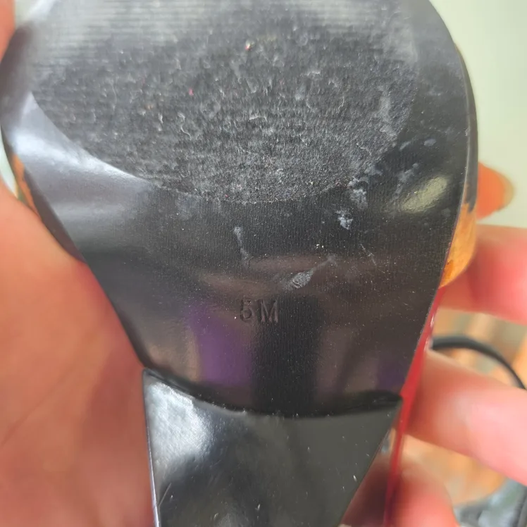 High Heel Pumps - Size 5 image indicator(5)