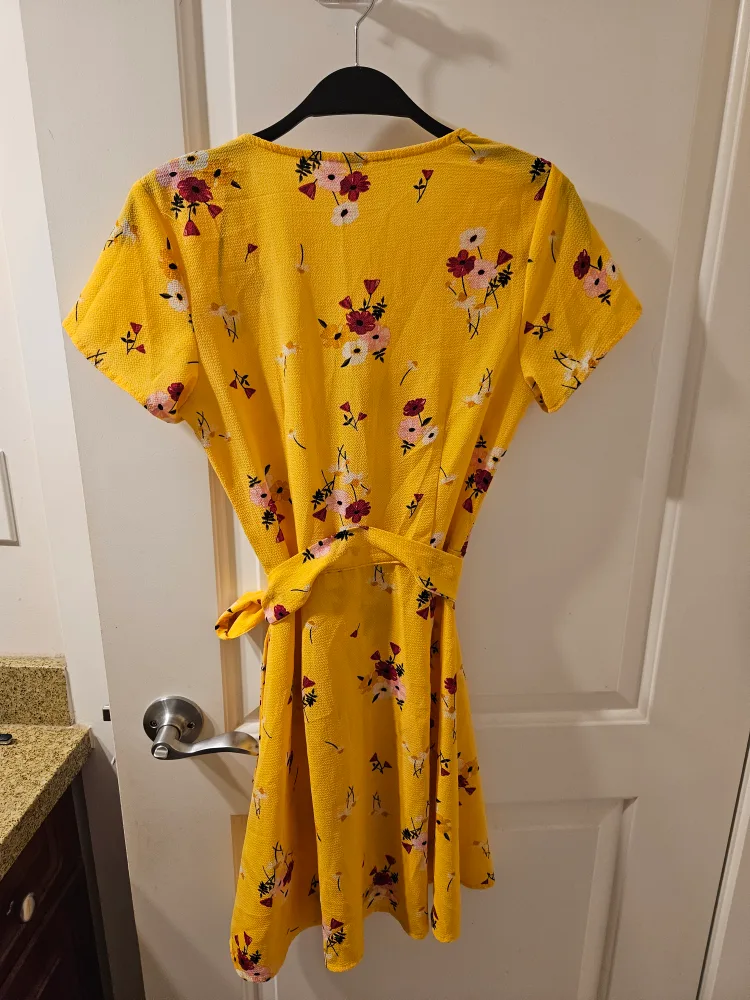 Yellow Floral Wrap Dress 🧡 image indicator(2)