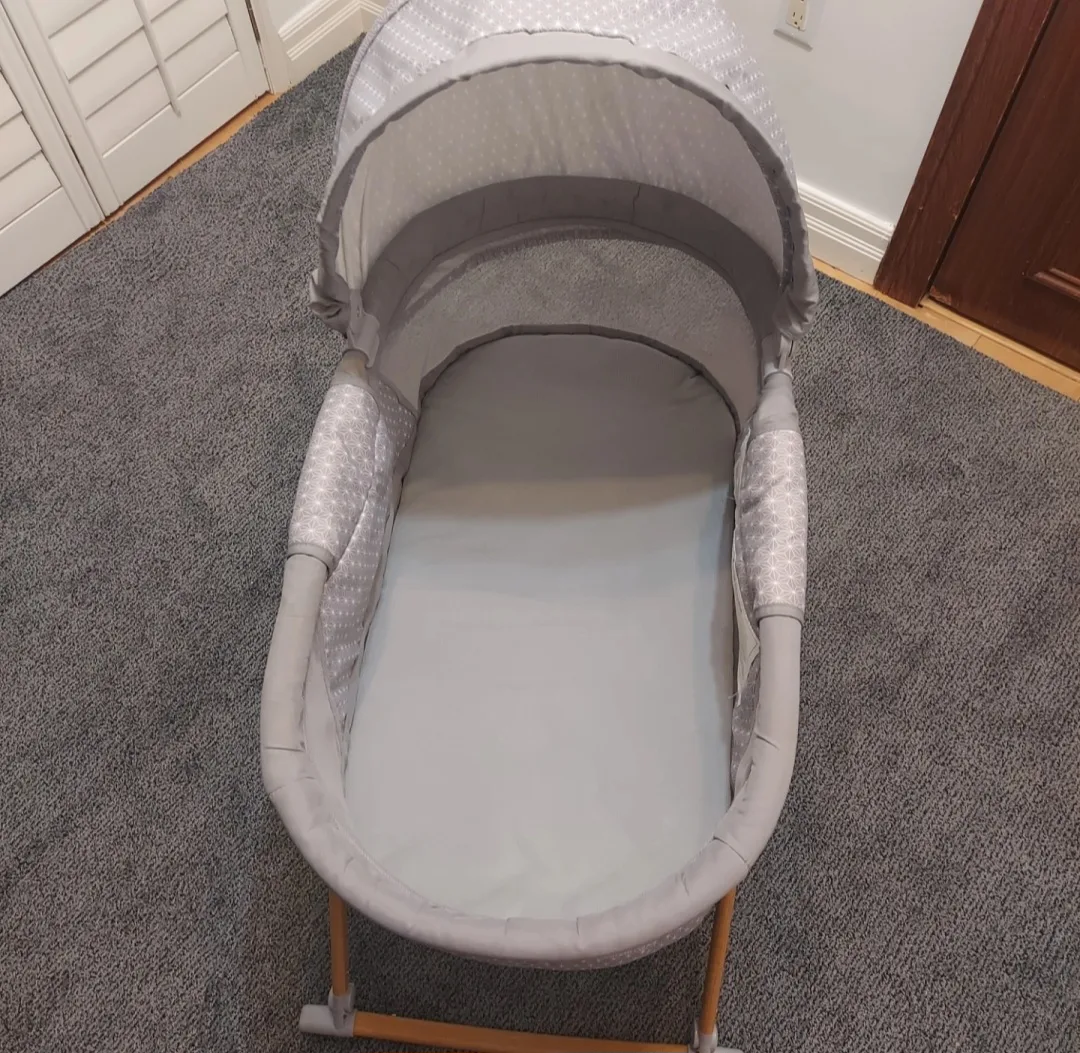 Safety 1st Baby Bassinet with Carry Bag - Grey image indicator(6)